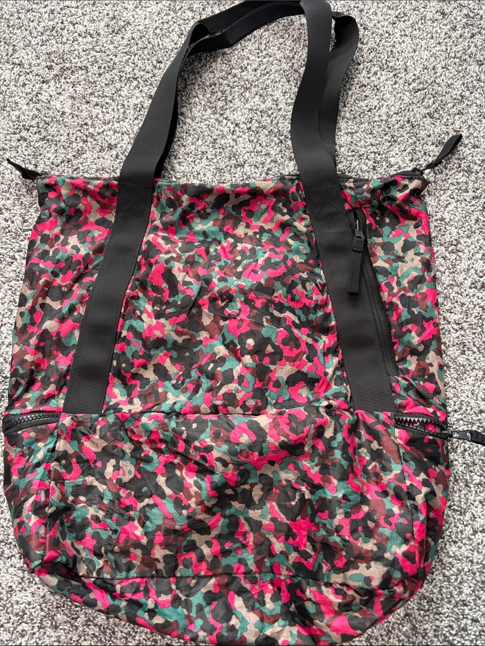 EUC Athleta Nylon Gym Bag - Picture 3 of 10
